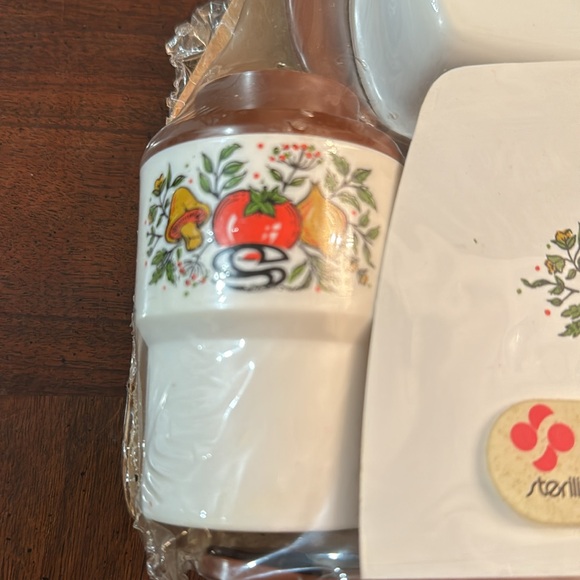 New Vintage Sterilite Tablemates Set Spice of Life Butter Salt Pepper Napkin - Picture 2 of 10